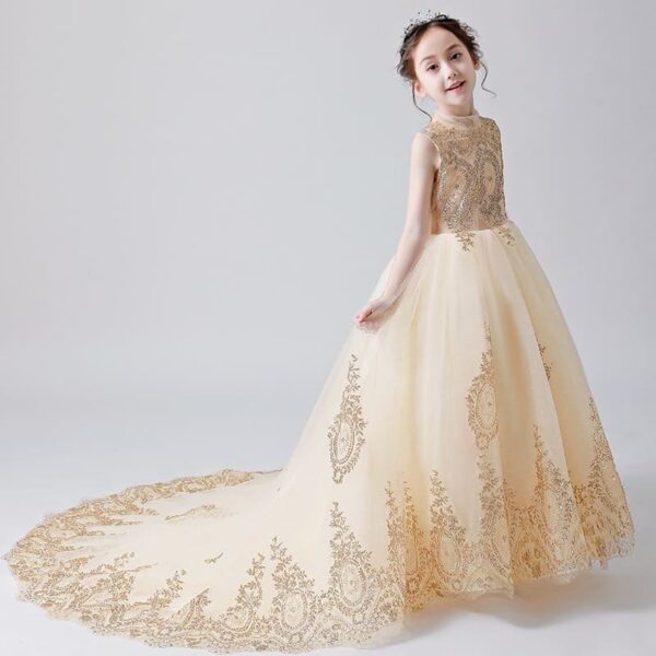 Vestido Daminha Bege Dourado sem Manga Cauda Longa