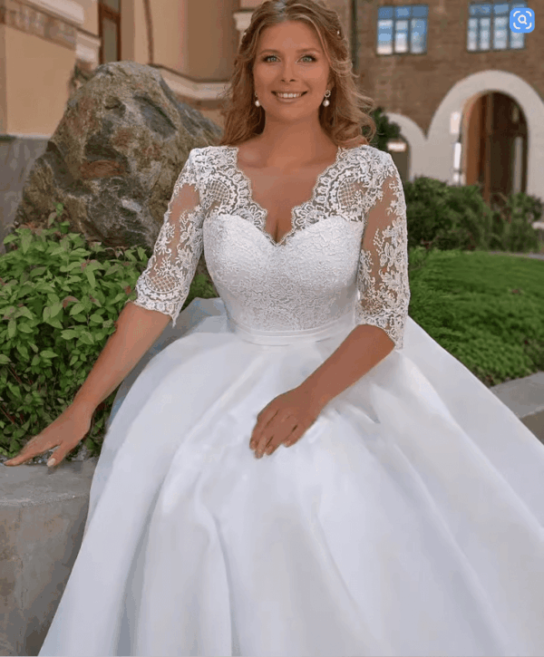 Vestido de noiva Plus Size Cetim Corpete Rendas Decote V Meia Manga - Fechamento Cordão e Botões Decorados